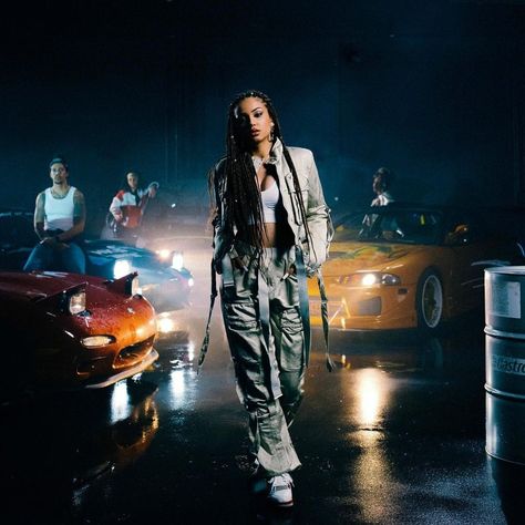 Street Racing Aesthetic Outfit, Rooftop Car Photoshoot, Race Track Photoshoot, Female Car Photoshoot, Street Racing Outfit, Car Racer Aesthetic, Race Car Photoshoot, Race Car Aesthetic, Night Street Photoshoot