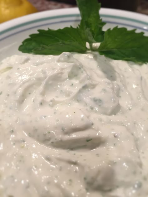 Garlic Mint Yogurt Sauce, Mint Yogurt Sauce For Lamb, Mint Sauce For Lamb, Mint Yogurt Sauce, Yoghurt Sauce, Vegetable Dips, Pork Sauce, Mint Yogurt, Creamy Garlic Sauce