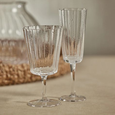 Dimensions: 3.5 in x 7 in8.89 cm x 17.78 cmCapacity: 375 ml // 12.68 oz Champagne Flute Set, Elegant Sets, Champagne Wedding, Wine Glass Set, Metal Mirror, Bubble Glass, Glassware Set, Champagne Flutes, Entertainment Space