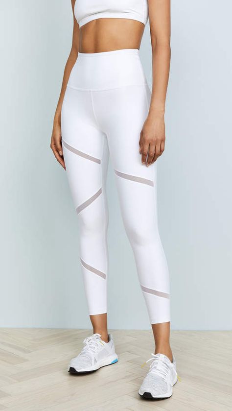 Beyond Yoga Perfect Illusion High Waisted Midi Leggings Yoga Foto's, High Waist Sports Leggings, Estilo Fitness, Crop Top And Leggings, Legging Sport, Legging Outfits, Workout Attire, Yoga Photography, Pilates Reformer