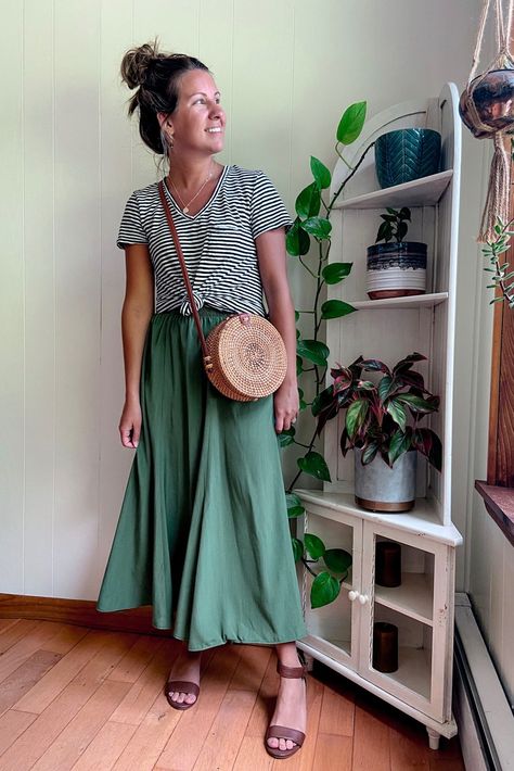 Modest Summer Vacay Outfits, Long Sage Green Skirt Outfit, Long Green Dress Outfit Casual, Midi And Maxi Skirts, Maxi Skirt And Tee Shirt Outfit, Green Midi Skirt Outfit Summer, Green Linen Skirt Outfit, Green Maxi Dress Outfit Casual, How To Style A Green Skirt