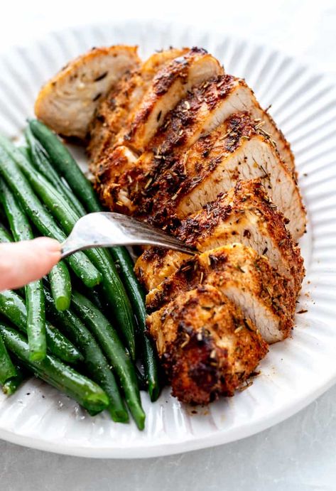 Air Fryer Boneless Turkey Breast Air Fry Turkey Breast, Air Fryer Boneless Turkey Breast, Boneless Turkey Breast Recipes, Best Turkey Breast Recipe, Holiday Meal Ideas, Turkey Breast Recipes, Boneless Turkey Breast, Holiday Dinner Recipes, Traditional Christmas Dinner