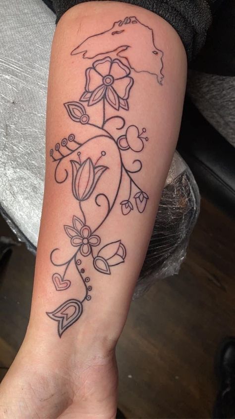 Indigenous Flower Tattoo, Ojibwe Floral Tattoo, Woodland Flower Tattoo, Indigenous Floral Tattoo, Native American Floral Tattoo, Native Floral Tattoo, Native American Flowers Tattoo, Native American Floral Design, Anishinaabe Tattoo