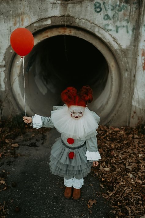 Pennywise DIY toddler costume Diy Pennywise Costume Kids, Girls Pennywise Costume, Diy Toddler Costume, Penny Wise Costume, Circus Costume Diy, Saw Halloween Costume, Desi Birthday, Saw Halloween, Pennywise Costume