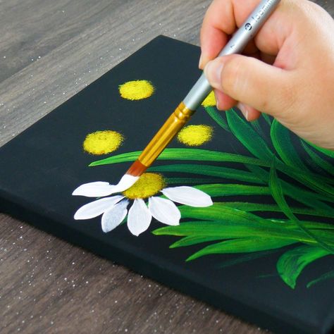 So Easy Satisfying Art 🌼 Painting Flowers Daisy | flower, art, art of painting | So Easy Satisfying Art 🌼 Painting Flowers #painting #paintingart #beautifulmorning #daisy | By Paintify | Facebook Painting Daisy Easy, How To Paint A Daisy Step By Step, Paint Daisy Easy, How To Paint Daisies, Daisy Acrylic Painting, Daisy Flower Art, Daisy Flower Drawing, Fair Garden, Painting Daisies