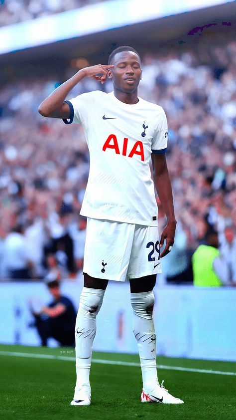 Tottenham Spurs Tottenham Wallpaper, Tottenham Players, Tottenham Hotspur Players, Football Poses, Tottenham Hotspur Football, Tottenham Hotspur Fc, Hottest Guy Ever, Football Wallpaper, North London