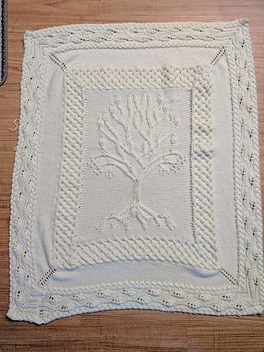 Tree Of Life Blanket, Adult Blankets, Knitting Project Ideas, Knit Baby Blanket Pattern Free, Needlework Ideas, Crochet Tree, Crochet Baby Blanket Free Pattern, Fiber Crafts, Crocheting Projects