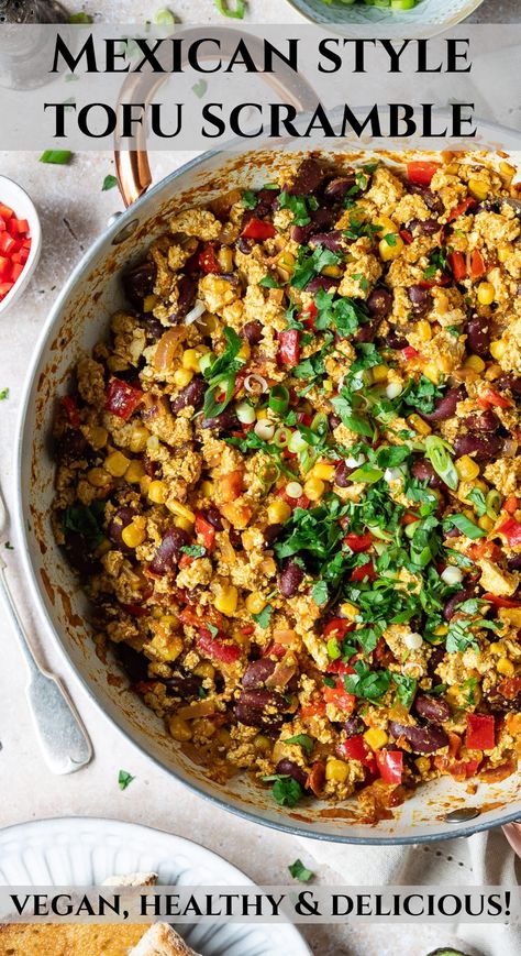 Close up of Mexican style tofu scramble in a white pan. Tofu Scramble Vegan, Recipes Chili, Tofu Recipes Vegan, Vegetarian Breakfast Recipes, Tofu Scramble, Vegan Lunches, Tasty Vegetarian Recipes, Food Breakfast, Breakfast Pizza