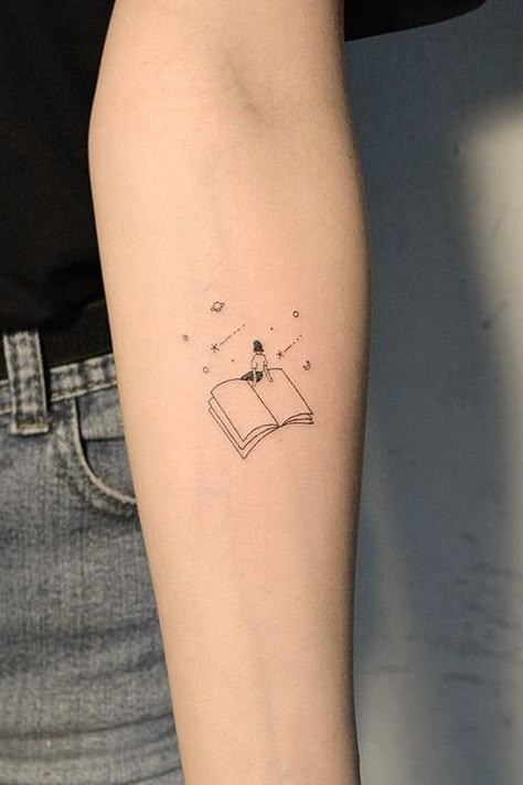 Tattoo Son, Vintage Tattoos, Tato Minimal, Bookish Tattoos, Inspiration Tattoos, Cool Small Tattoos, Book Tattoo, Daith Piercing, Little Tattoos