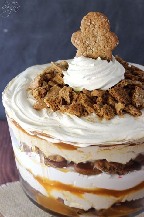 Caramel Trifle, Gingerbread Dessert Recipes, Whipped Caramel, Cheesecake Christmas, Christmas Trifle Recipes, Gingerbread Trifle, Desserts Nutella, Life Love And Sugar, Gingerbread Dessert