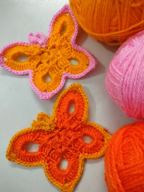 Crochet Easy Butterfly Cup Coaster, Mug Mat, Pot Holder Butterfly Coasters Crochet, Butterfly Cup, Crochet Modern, Easy Butterfly, Mug Mat, Coaster Crochet, Crochet Beautiful, Crochet Easy, Crochet Butterfly