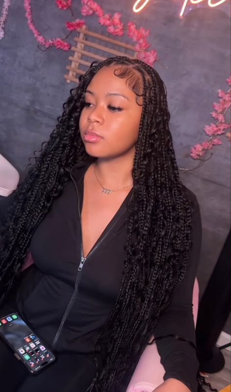 Bohemian Braids Side Part, Boho Braids With Edges, Side Part Boho Braids, Goddess Braids Side Part, Braids With Edges, Braids Side Part, Braids Side, Boho Braided Hairstyles, Cute Box Braids