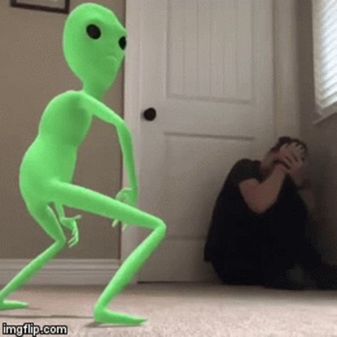 Alien Twerk GIF - Alien Twerk Dance - Discover & Share GIFs Alien Memes Humor, Twerking Chicken, Alien Memes Funny, Dancing Gifs Funny, Twerking Meme, Cursed Gif, Alien Dancing, Alien Meme, Silly Gifs