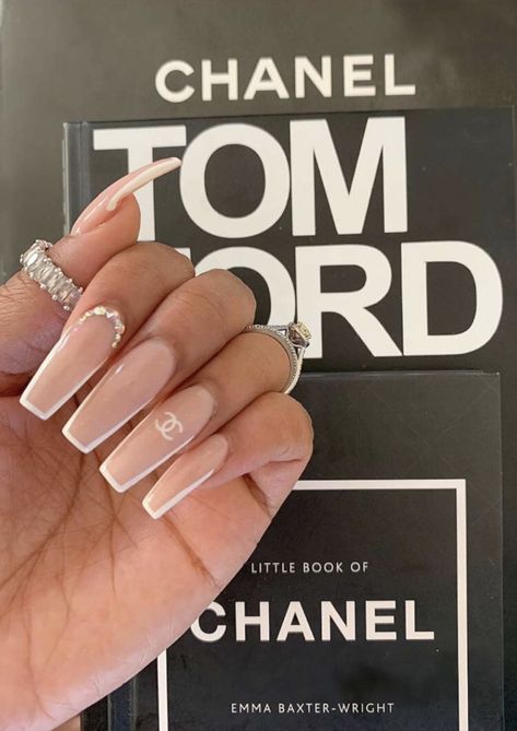 Chanel Nails Design Classy, Chanel Nails Design, Unghie Sfumate, Chanel Nails, Ombre Acrylic Nails, Glow Nails, Long Acrylic Nails Coffin, Acrylic Nails Coffin Short, Pink Acrylic Nails