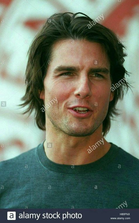 Tom Cruise Long Hair, Tom Cruise Hair, Tom Cruise Haircut, Gents Hair Style, Guy Haircuts Long, Classic Haircut, Wavy Hair Men, Celebrity Hair, Boys Haircuts