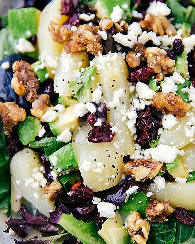 Candied walnut and pear salad with lemon poppyseed dressing Healthy Holiday Salads, Lemon Poppyseed Dressing, Friends Recipe, Vegetarian Christmas Dinner, Pear Salad Recipes, Holiday Salads, Poppyseed Dressing, Chard Recipes, Salad With Lemon