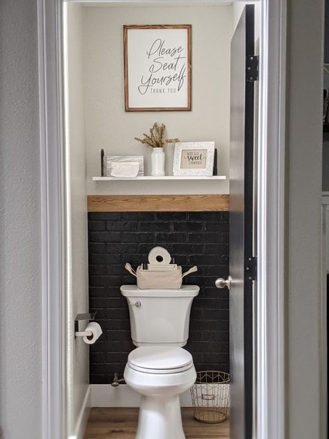 Half Bathroom Above Toilet, Pocket Toilet Bathroom Decor, Potty Room Decor Small Spaces, Narrow Water Closet, Half Bathroom Ideas Narrow, Small Toilet Area Ideas, Potty Closet Bathroom Ideas, Narrow Toilet Room, Tiny Water Closet