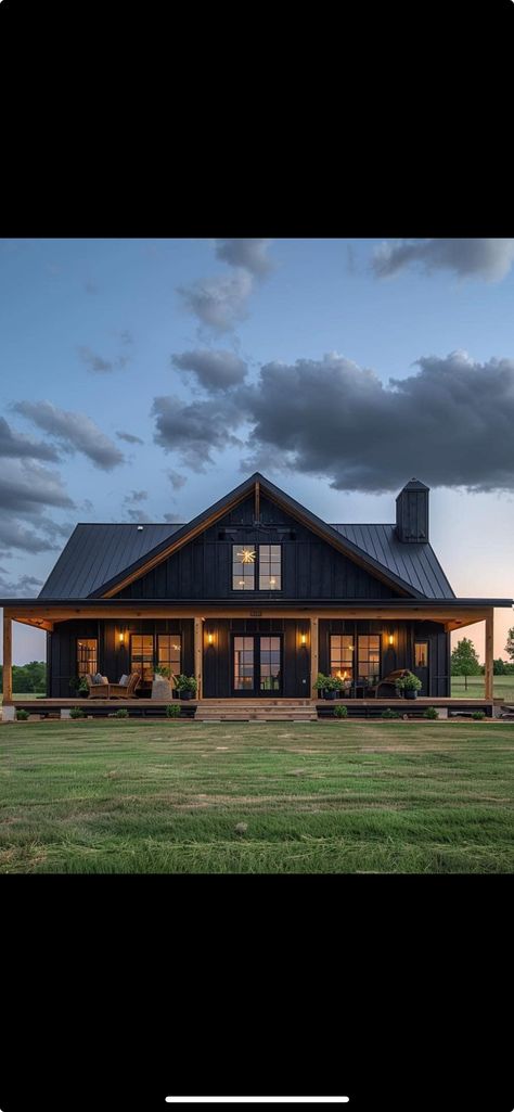 Western House Exterior, Dark Farmhouse Exterior, Texas Ranch Homes, Barndominium Homes, Western House, Barndominium Interior, Ranch House Exterior, New House Design, Barn Style House Plans