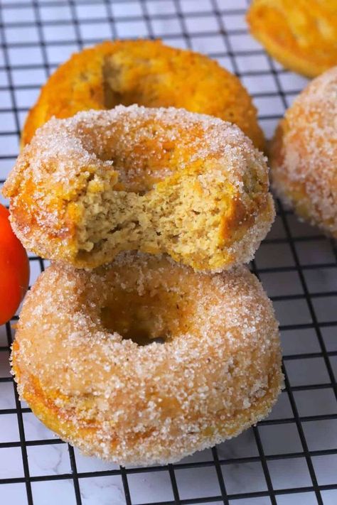 Sugar Free Donuts, Pumpkin Spice Chai, Pumpkin Doughnut, Chai Spices, Pumpkin Spice Donut, Donut Recipe, Masala Recipe, Chocolate Donuts, Bariatric Recipes