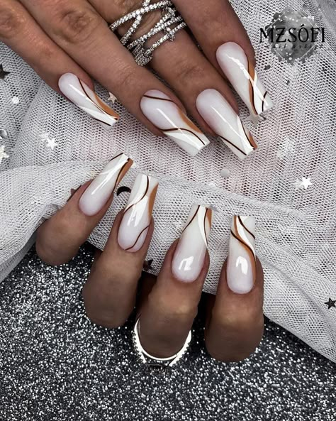 White With Brown Nails, Fall Themed Nails Acrylic Coffin, Autumn Nails White, Dark Skinned Nails, Elegant Gel X Nails, Brown White And Gold Nails, White And Cream Nails, Prolecni Nokti, White And Brown Nails Design