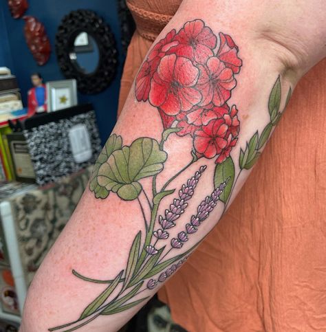 Geranium Flower Tattoo, Geranium Tattoo, Alchemy Tattoo, Tattoo Time, Lady Luck, Red Geraniums, Sleeve Ideas, Incredible Tattoos, Flowers Tattoo