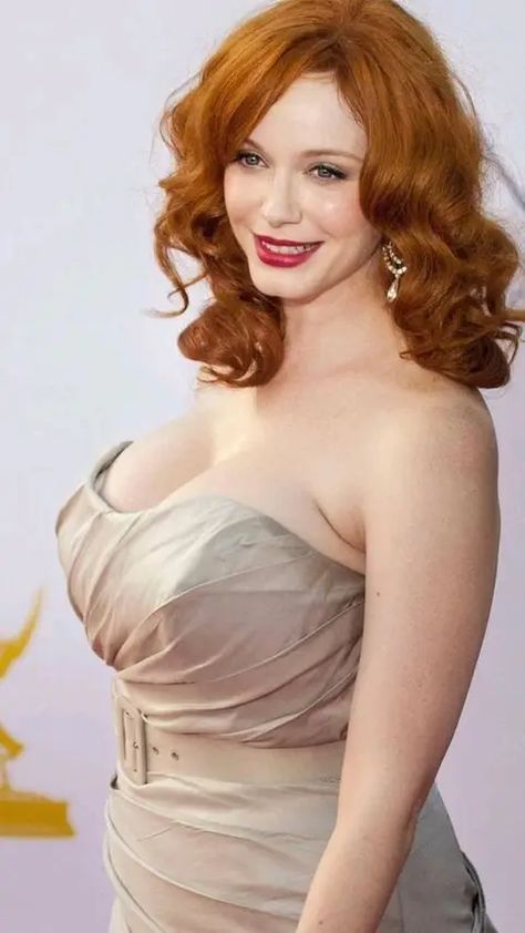 Christina Hendricks Hair, Big Women Fashion, Beautiful Red Hair, Girls With Red Hair, Celebrity Look Alike, Christina Hendricks, Celebrities Female, Red Hair, Actresses