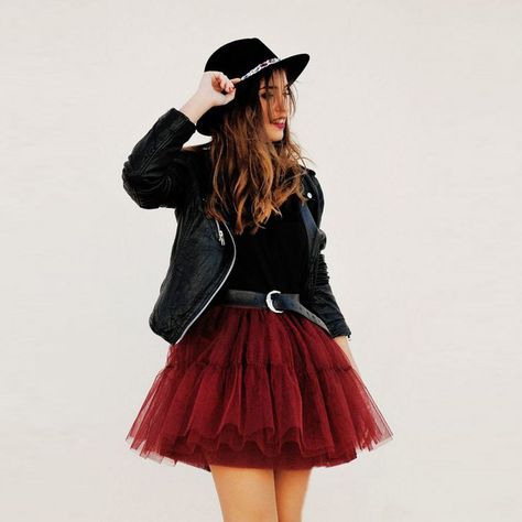 Tulle Skirts Outfit, Tutu Skirt Women, Gonna In Tulle, Burgundy Skirt, Tutu Outfits, Miniskirt Outfits, Rock Chic, Skirt Outfit, Tutu Skirt