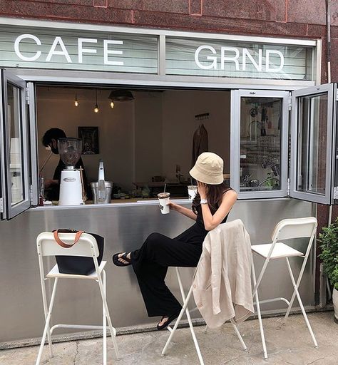 Cafe Photoshoot Outfit, Cafe Posing Ideas, Soft Minimalist Aesthetic Outfit, Cafe Poses Instagram, Cafe Pose Ideas, Soft Minimalist Aesthetic, Cafe Ootd, Cafe Pose, Singapore Outfit