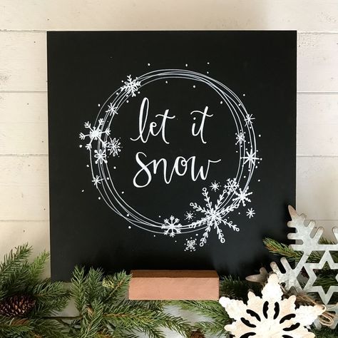 Winter Chalk Boarder Designs Easy, Winter Chalkboard Ideas Easy, Easy Christmas Chalkboard Art, Chalkboard Art Winter, Christmas Chalkboard Ideas Easy, December Chalkboard Ideas, Winter Chalk Art, January Chalkboard Ideas, Christmas Chalkboard Art Ideas Easy