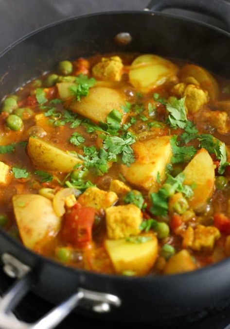 Cardomom Recipes, Quorn Chicken, Quorn Recipes, Healthy Curry Recipe, Curry Easy, Low Calorie Protein, Healthy Low Calorie, Homemade Curry, Meat Free Recipes