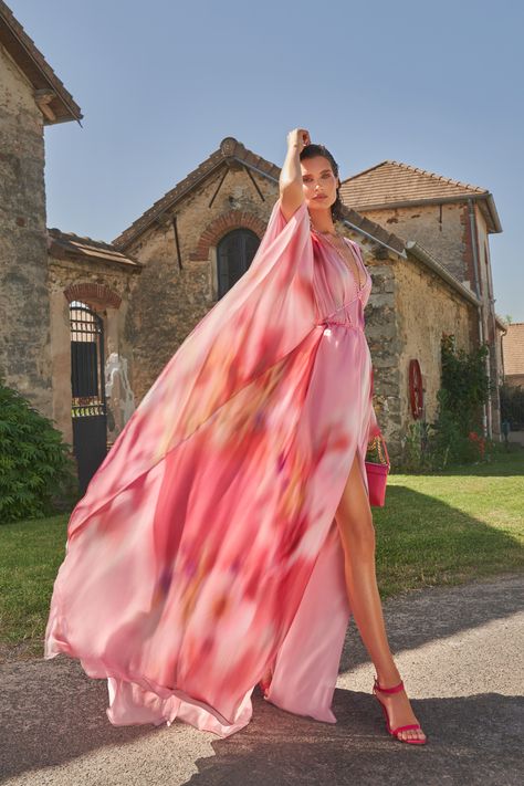 Zuhair Murad Resort 2023 Collection | Vogue Zuhair Murad Resort 2023, Zuhair Murad 2023, Zuhair Murad Resort, Zuhair Murad Couture, Resort 23, 2023 Fashion Trends, Versace Fashion, Resort 2023, Shirred Dress