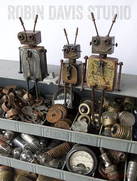 Steampunk Robots, Metal Sculpture Artists, Recycled Robot, Robot Sculpture, Welding Art Projects, Diy Welding, Found Object Art, Metal Welding, Found Art