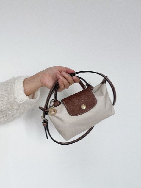 Such a cute and iconic mini cross body bag 😍 Long Champ Mini Bag Outfit, Longchamp Mini Pouch, Long Champ Bag Mini, Long Champ Mini Bag, Mini Longchamp Bag Outfit, Cross Over Bags, Mini Longchamp Bag, Longchamp Pouch, Longchamp Bag Outfit