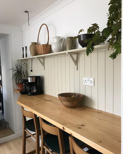 Breakfast Bar Area In Kitchen, Breakfast Bar Paneling, Small Breakfast Bar Kitchen, Breakfast Bar In Small Kitchen, Breakfast Bar On Wall, Breakfast Nook Bar Ideas, Breakfast Bar Along Wall, Small Kitchen Table Against Wall, Breakfast Bar Diy Small Spaces