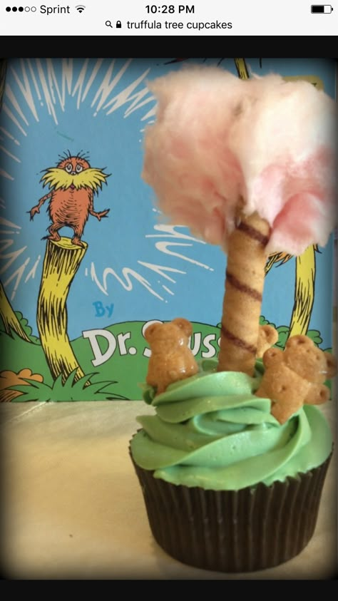 Truffula Tree Cupcakes, Lorax Desserts, The Lorax Cupcakes, Lorax Themed Snacks, Truffula Trees Snack, Lorax Snacks, The Lorax Party, Lorax Cupcakes, Lorax Birthday Party