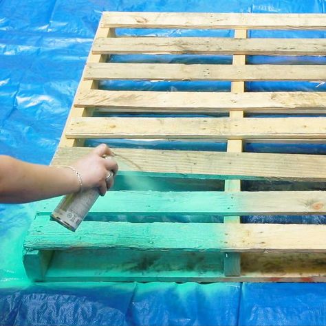 Pallet DIY's | The most creative ways to upcycle old pallets. | By Hometalk - Facebook Pallet Pool, Kitchen Plinth, Frog Party, Pool Storage, Diy Cat Tree, Diy Planter Box, Diy Step By Step, Under Decks, Pallet Decor