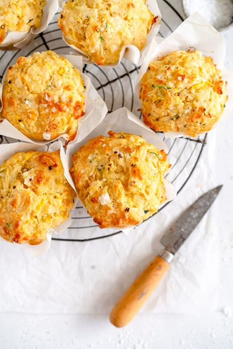 30 Minute Cheesy Zucchini Muffins Zucchini Cheese Muffins, Savory Zucchini Muffins, Easy Zucchini Muffins, Muffins Zucchini, Cloudy Kitchen, Savory Muffins Recipes, Zucchini Cheese, Zucchini Muffin Recipes, Savory Tarts