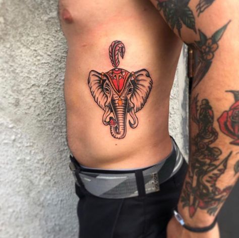 Traditional Tattoo Elephant, Circus Elephant Tattoos, Traditional Elephant Tattoo, Traditional Tattoo Animals, Traditional Elephant, Traditional Tattoo Man, Tattoo Pierna, Owl Tattoo Drawings, Elephant Tattoo Design