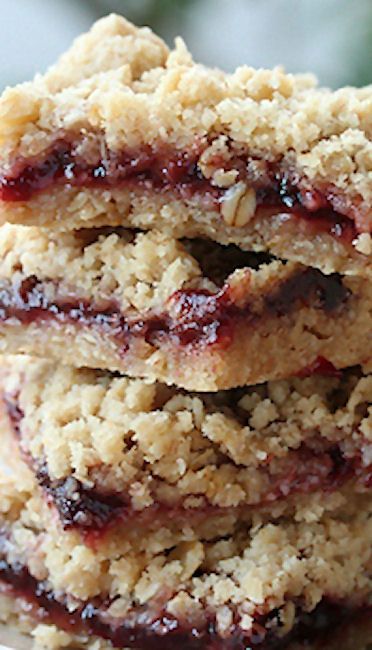 Recipes Using Cherry Jam, Oatmeal Bars With Jam, Cherry Jam Dessert, Oatmeal Squares Recipe, Jam Uses Ideas, Recipes With Cherry Jam, Cherry Jam Cookies, Recipes That Use Jam, Recipes Using Jam