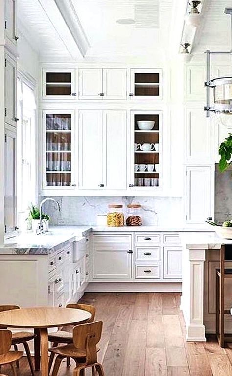 Perceptive clarified kitchen remodel tips you could try these out Luxury Farmhouse Kitchen, Farmhouse Kitchen Cabinet Decor, Kitchen Cabinets To Ceiling, Kitchen With High Ceilings, Gorgeous White Kitchen, Refacing Kitchen Cabinets, Victorian Kitchen, Modern Kitchen Cabinet Design, Farmhouse Kitchen Cabinets