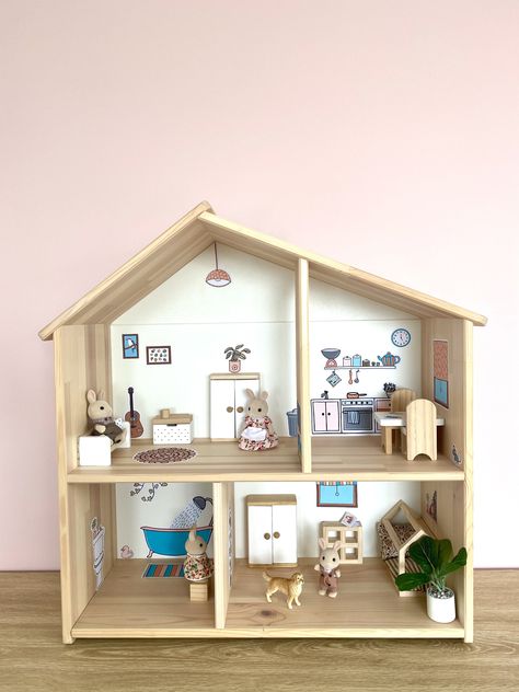 Turn your little one's Ikea Flisat dollhouse (or other dollhouses in scale 1:12) into a cute boho dollhouse with stickers from The Travelling Dollhouse. It's super easy! It’s perfect for all DIY lovers and every parent that loves a good Ikea hack. You only need to stick the stickers on and maybe add a few nice wooden dollhouse furniture pieces and miniatures. Welcome To My Crib, Ikea Dollhouse, Wooden Doll House, Modern Dolls House, Doll House Plans, Wooden Doll, Modern Dollhouse, Wooden Dollhouse, Barbie House