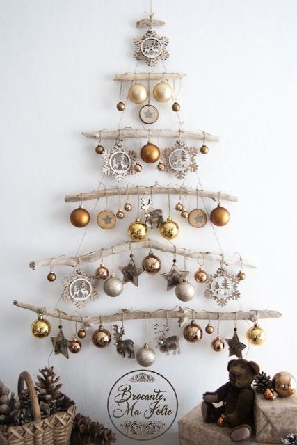 EPBOT: 10 Christmas Tree Alternatives To Get You Thinking Outside The Boughs Christmas Decor Diy Ideas, Wall Mounted Christmas Tree, Decor Diy Ideas, Driftwood Christmas Tree, Wall Christmas Tree, Minimal Christmas, Holiday Wall Decor, Christmas Gift Baskets, Christmas Wall Art