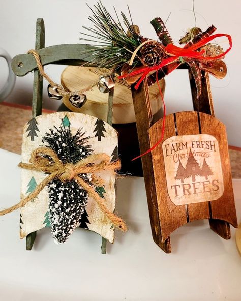 Dollar Tree Wooden Sleds, Wooden Sled Decor, Wooden Sleds Christmas Decor Diy, Wooden Sled Decor Diy, Diy Sled, Wooden Sled Ornaments, Jennifer Pugh, Christmas Craft Show, Christmas Sled