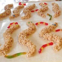 Adam And Eve Preschool, Halloween Party Food For Kids, Snake Recipe, Party Food For Kids, Kids Cereal, Halloween Party Food, Food For Kids, Halloween Party Snacks, Party Snack Food