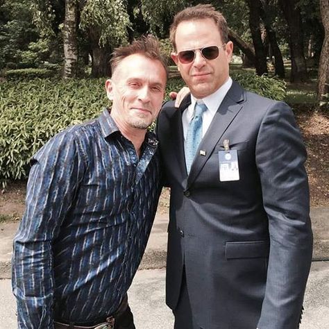 Paul Kellerman & Teddy #prisonbreak #vancouver Paul Kellerman, Prison Break 5, Theodore Bagwell, Paul Adelstein, Robert Knepper, Michael Schofield, Lincoln Burrows, Michael Scofield, Dominic Purcell