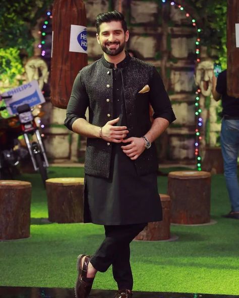 Indowestern Outfits For Men, Kurta Outfit, Indowestern Outfits, Brown Eyes Aesthetic, Indian Wedding Clothes For Men, Wedding Kurta, Wedding Kurta For Men, Style Pic, Eyes Aesthetic