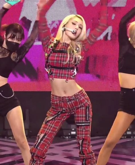 Jeon Somi Bodygoals, Abs Kpop, Get Toned, Female Idols, Jeon Somi, Body Goals, Quick Saves