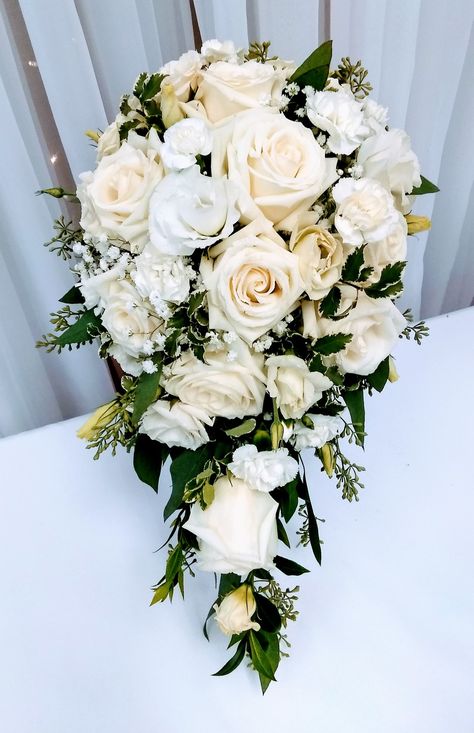 Lisianthus And Rose Bouquet, Lisianthus Bridal Bouquet, Cream Lisianthus, Green Lisianthus, Cascading Bouquet White, Lisianthus Rosanne Black Pearl, Bride Bouquets White, White Dendrobium Orchids, Floral Wedding Hair