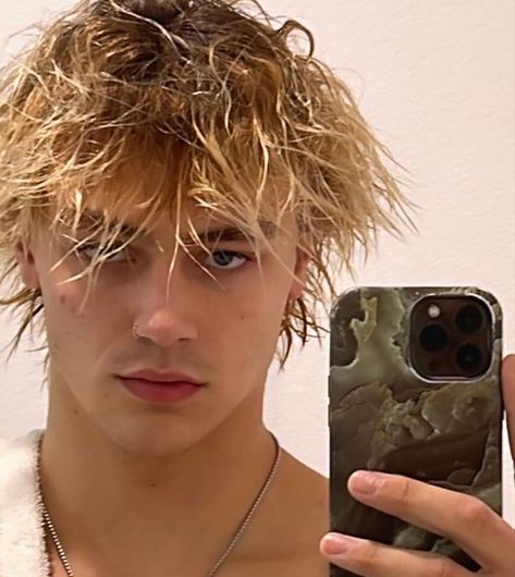 𝕘𝕒𝕘𝕖 𝕓𝕚𝕝𝕝𝕤 Gage Bills, Surfer Hair, Greek Heroes, Taylor Lautner, Blonde Boys, Coral, Blonde, Hair Styles, Hair