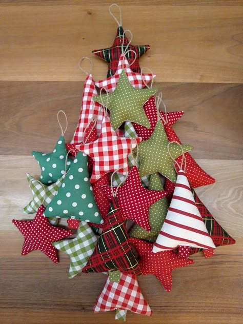 Sew Xmas Decorations, Fabric Xmas Tree Decorations, Christmas Tree Decorations Sewing, Christmas Fabric Ornaments Free Pattern, Sewing Christmas Tree Decorations, Things To Make With Christmas Fabric, Christmas Textile Decorations, Fabric Christmas Tree Ornaments Diy, Christmas Crafts Fabric